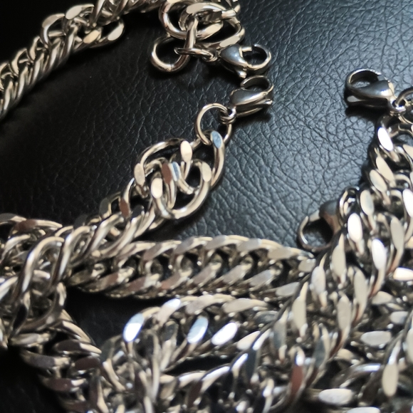 Hot 2 Big Beautiful Cuban Link Men 10mm Silver Bracelets - Picture 6 of 6